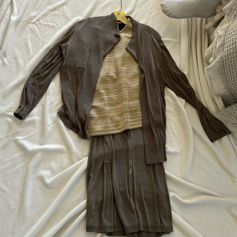 Patchington, Size Medium, Skirt Shirt and Jacket